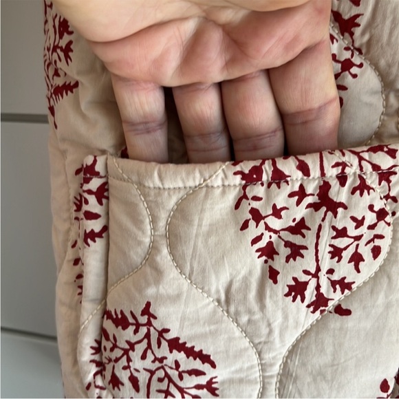 Sonmer Red and Tan Quilted Jacket with Oversized Fit - Picture 7 of 8